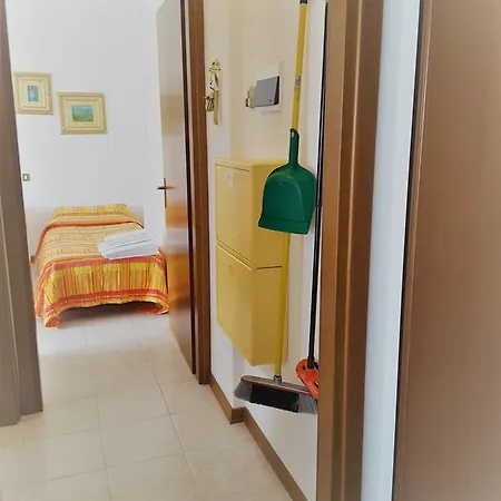 - Bolognese- With Sea View - Attached To The Levante - With Ultra-fast Wi-fin - With Two Bicycles Use - With Garage For Your Car - With Dishwasher And Air Conditioning